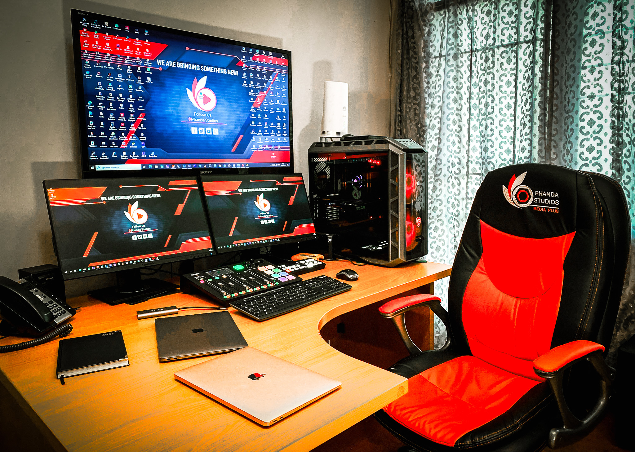 Colour-accurate editing station with scopes and broadcast monitoring